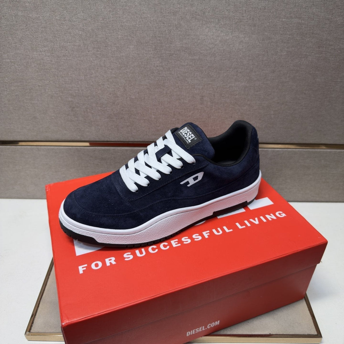 Diesel Men's Navy Blue and White Low-Top Sneakers