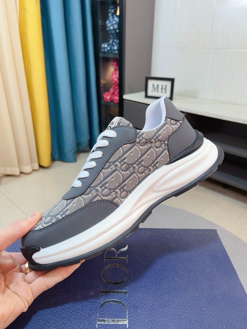 Dior Men's Patterned Low-Top Sneakers - Padded Collar